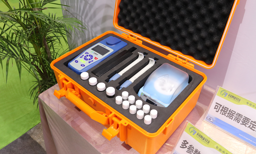 多參數(shù)水質(zhì)分析儀