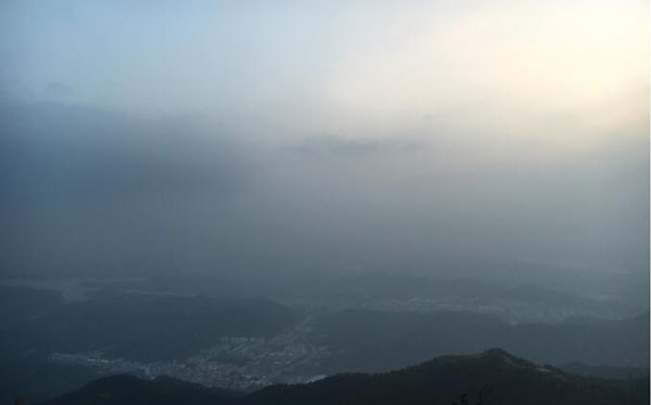 陽臺山頂俯瞰深圳